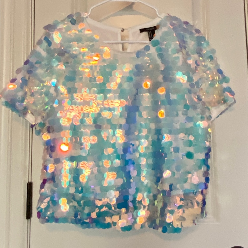 FOREVER 21 | NWT Iridescent Disc Sequin Top Blouse Medium